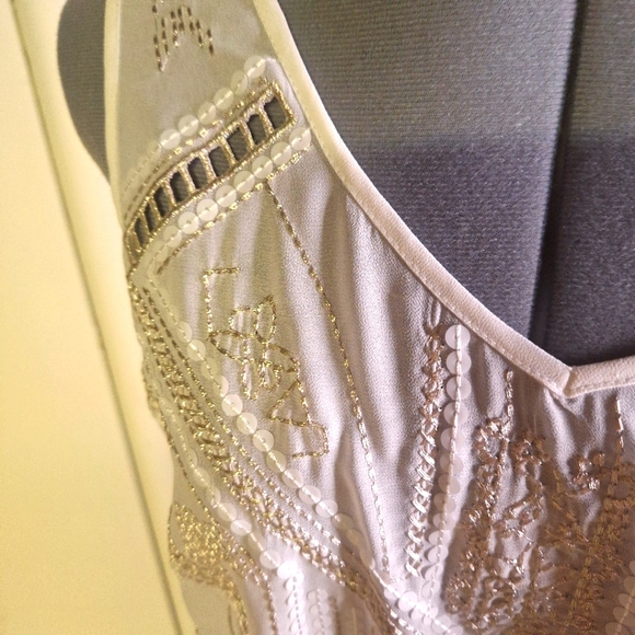 White Sheer Sleeveless Top W/ Silver Threads Size Med - Picture 3 of 7